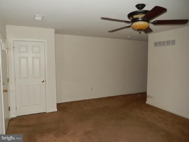 285 E Harmony Dr, Pottstown, PA 19464 - photo 3