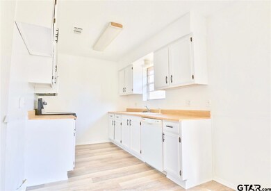 6148 6148 Pine Cone, Tyler, TX 75707 - photo 2