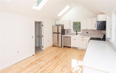 8 Pleasant St unit 1, Newport, RI 02840 - photo 7