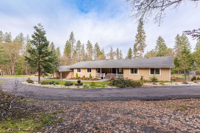 525 Ewe Creek Rd, Grants Pass, OR 97526 - photo 5