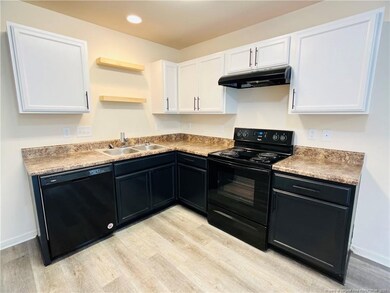 530 Jernigan St, Fayetteville, NC 28306 - photo 7