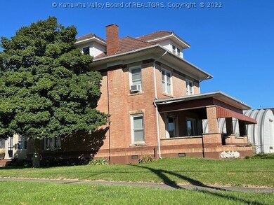 965 Harrison St, Milton, WV 25541 - photo 4