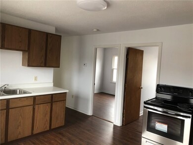 16 Pearl St unit 2nd Floor, Westerly, RI 02891 - photo 4