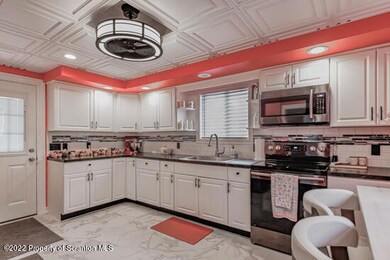 434 Cypress St, Throop, PA 18512 - photo 7