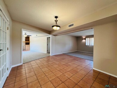 1421 N Country Club Cir, Carlsbad, NM 88220 - photo 5