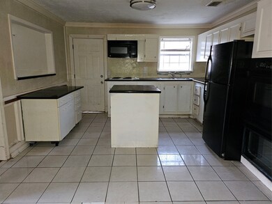 2449 Mayview Dr, Houston, TX 77091 - photo 6