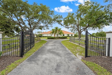 7025 Saddle Creek Cir, Sarasota, FL 34241 - photo 5