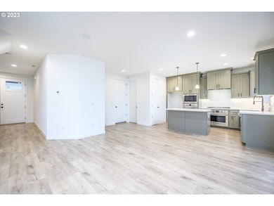 10062 SE Hornaday Ave unit 368, Happy Valley, OR 97086 - photo 7