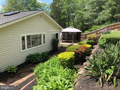 2084 Pear Hill Ct, Crofton, MD 21114 - photo 3