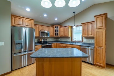 225 Pinehurst Dr, Mankato, MN 56001 - photo 3