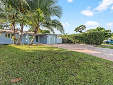 6820 SW 9th St, Pembroke Pines, FL 33023 - photo 4