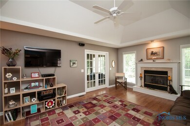 Nice tray ceiling and a surround system for your p