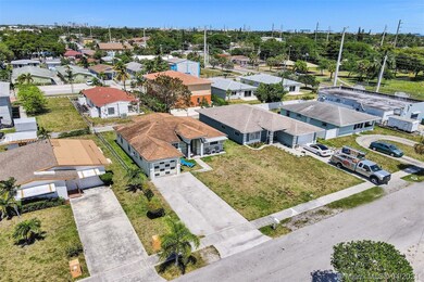 2213 Atlanta St, Hollywood, FL 33020 - photo 4