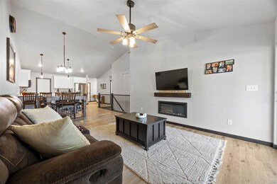 819 Prairie View Dr, West Branch, IA 52358 - photo 4