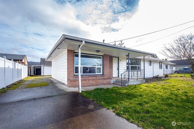 738 SW 19th St, Chehalis, WA 98532 - photo 2