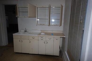 Kitchen - Main Floor