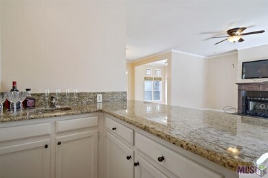 Large wet bar overlooking living room- Great for e