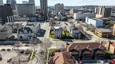 208 W Monument Ave, Dayton, OH 45402 - photo 3