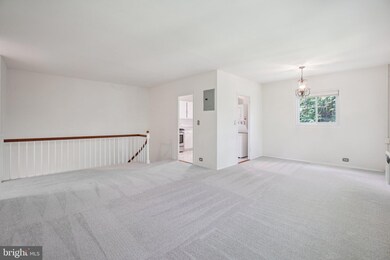 3576 Martha Custis Dr, Alexandria, VA 22302 - photo 6