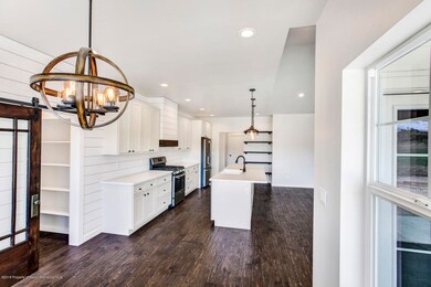 03_1205_east_17th_street3_mls