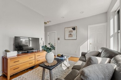 16 Foster St unit 9, Boston, MA 02109 - photo 4