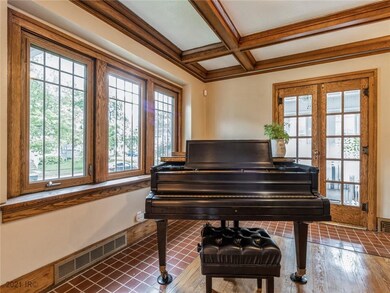 1346 44th St, Des Moines, IA 50311 - photo 5