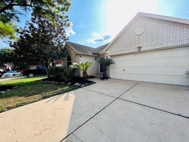 8939 Green Ray Dr, Houston, TX 77095 - photo 2