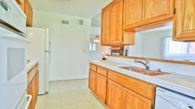 548 Azure Ct, Upland, CA 91786 - photo 4