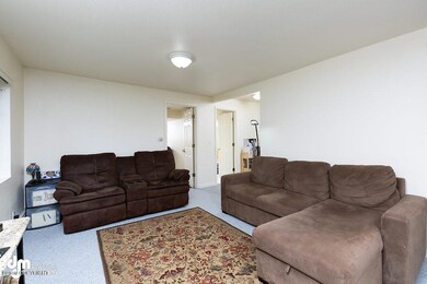Unit 1 Living Room 20190611-DW-46016-SMA