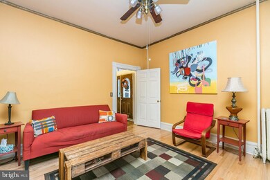 814 Hollins St, Baltimore, MD 21201 - photo 4