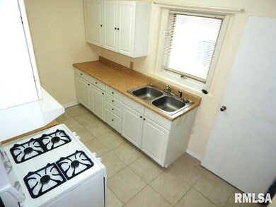 2020 N Sturdevant St, Davenport, IA 52804 - photo 4