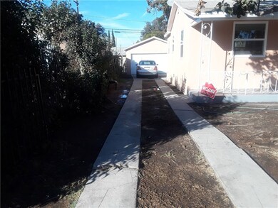 903 W 132nd St, Compton, CA 90222 - photo 2