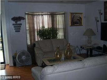 1528 Sherwood Ct, Hyattsville, MD 20785 - photo 7