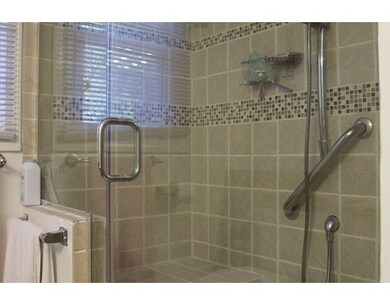 33 Acropolis Rd, Lowell, MA 01854 - photo 7