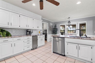 2517 Kensington Way, Bartlesville, OK 74006 - photo 6