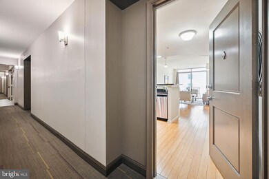 The Crescent unit 502, Silver Spring, MD 20910 - photo 2