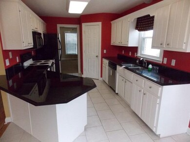 811 Isaac Shelby Cir E, Frankfort, KY 40601 - photo 5