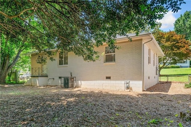 732 Quaker St SW, Atlanta, GA 30315 - photo 6