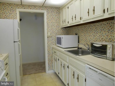 26 Dougherty Blvd unit B4, Glen Mills, PA 19342 - photo 3