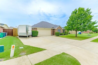 930 W Ash St, Celina, TX 75009 - photo 2