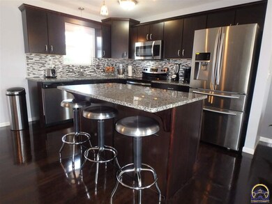 1712 SW Valley View Dr, Topeka, KS 66615 - photo 6