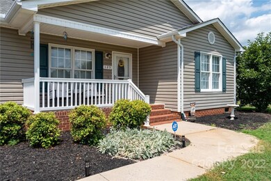 125 Rock Island Dr, Statesville, NC 28625 - photo 4