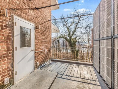 The Bradley unit 1A, Bronx, NY 10463 - photo 7