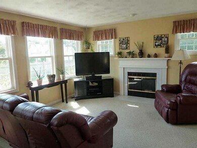 32 Dawn Ct, Wakefield, RI 02879 - photo 3