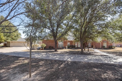2204 Wood Duck Ln, Granbury, TX 76049 - photo 2