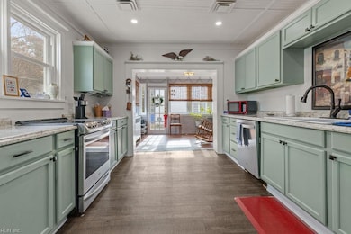 1121 Clay St, Franklin, VA 23851 - photo 5