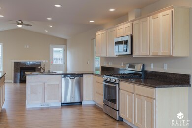 6409 Spruce St (5 of 23)