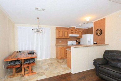 425 Royal Tern - Eat-in Kitchen - Living