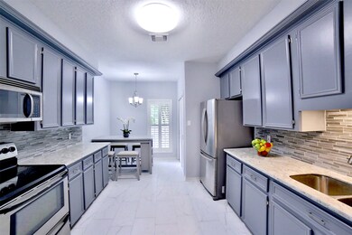 727 Bunker Hill Rd unit 38, Houston, TX 77024 - photo 7