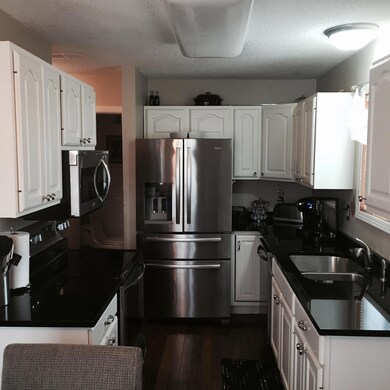 Kitchen 1702